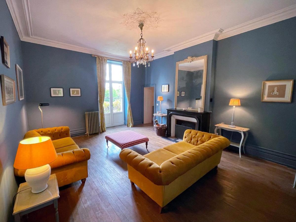 Beautiful 6 Bedroom House With Pool & Large Garden Le Pechereau Bagian luar foto