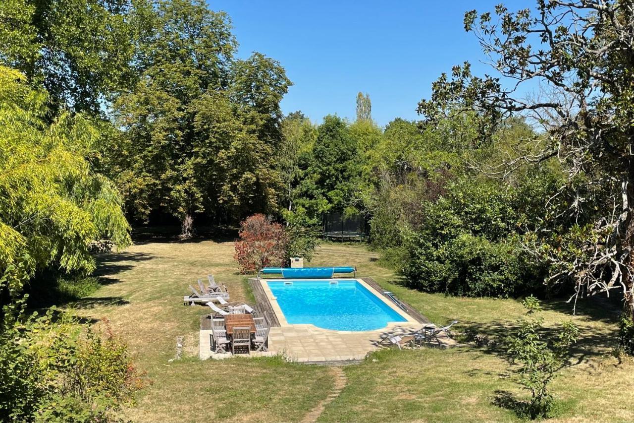 Beautiful 6 Bedroom House With Pool & Large Garden Le Pechereau Bagian luar foto
